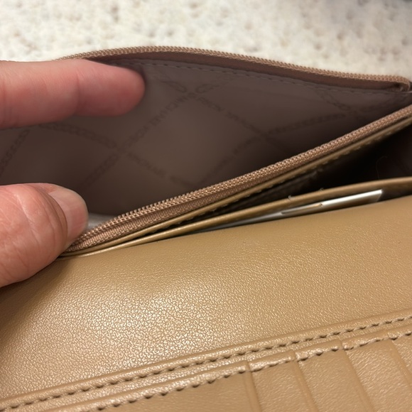 Michael Kors Jet Set Crossbody/Clutch Bag - Picture 8 of 15